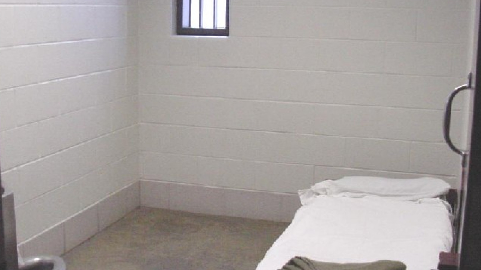 Kamer steunt sluiting gevangenissen - NH Nieuws