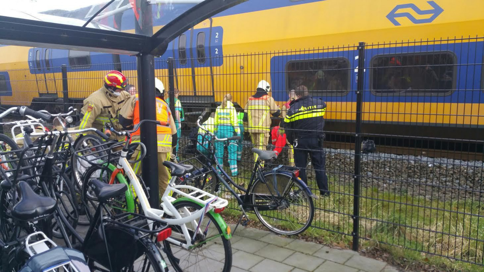 Man aangereden door trein, geen treinen tussen Zaandam en Wormerveer NH Nieuws Man aangereden door trein, geen treinen tussen Zaandam en Wormerveer NH Nieuws