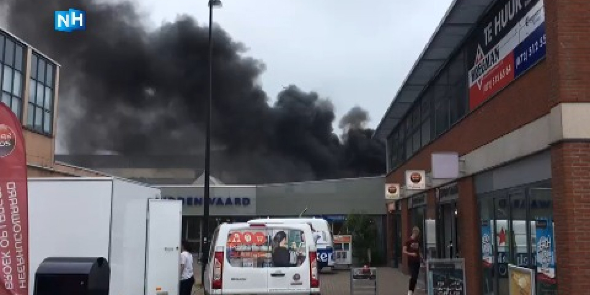 Winkelcentrum Middenwaard In Heerhugowaard Ontruimd Na Grote Brand Nh Nieuws
