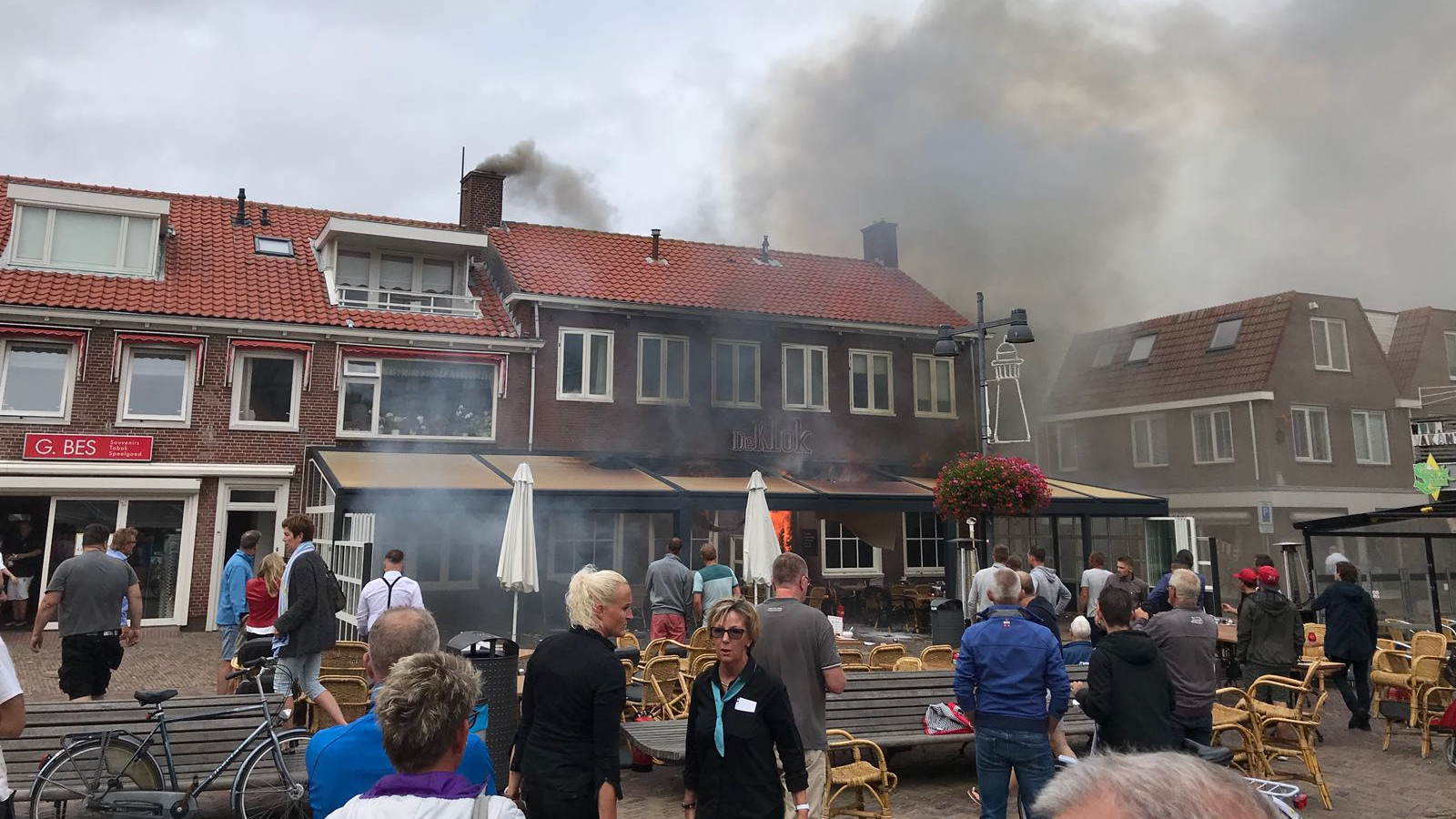 Uitslaande brand bij restaurant in dorpshart Egmond aan Zee NH Nieuws