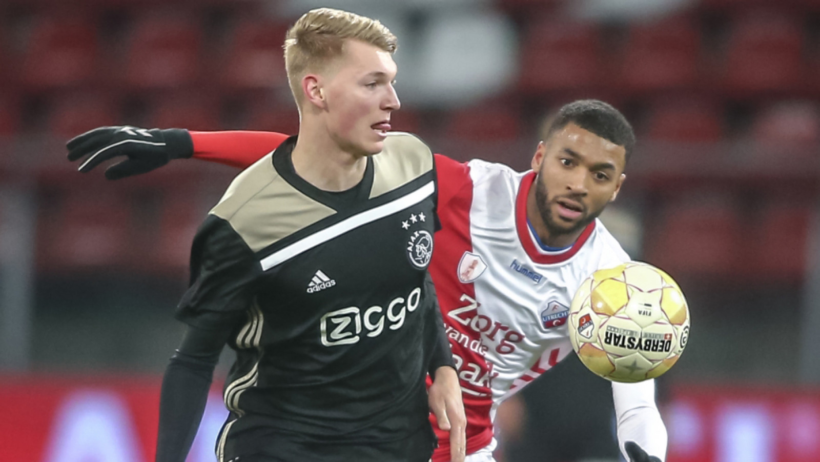 Jong Ajax verliest van Jong FC Utrecht in bizar duel - NH Nieuws