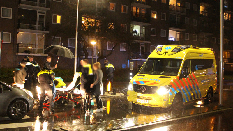 Kind gewond na botsing met auto in Amstelveen. Kind gewond na botsing met auto in Amstelveen.
