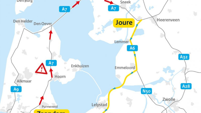 Afsluitdijk dicht richting Friesland na verkeersongeluk.