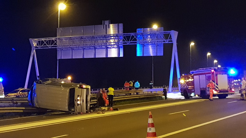 Zes gewonden bij frontale botsing op A7. Zes gewonden bij frontale botsing op A7.