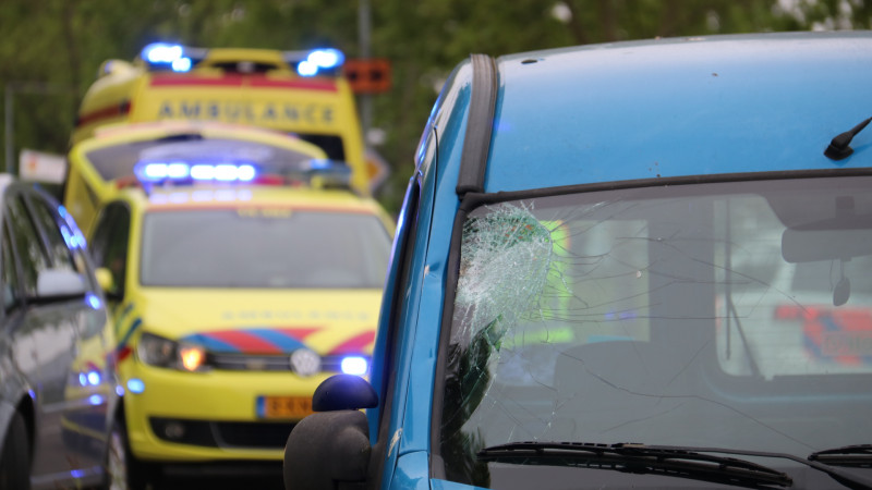 Voetganger gewond na aanrijding in Nederhorst den Berg. Voetganger gewond na aanrijding in Nederhorst den Berg.