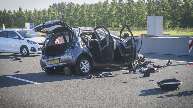 Meerdere gewonden na ongeluk A9, Wijkertunnel dicht. Meerdere gewonden na ongeluk A9, Wijkertunnel dicht.