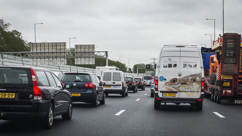 Chaos na ongelukken op de Brabantse snelwegen: A50 blijft tot 13.00 uur dicht. Chaos na ongelukken op de Brabantse snelwegen: A50 blijft tot 13.00 uur dicht.