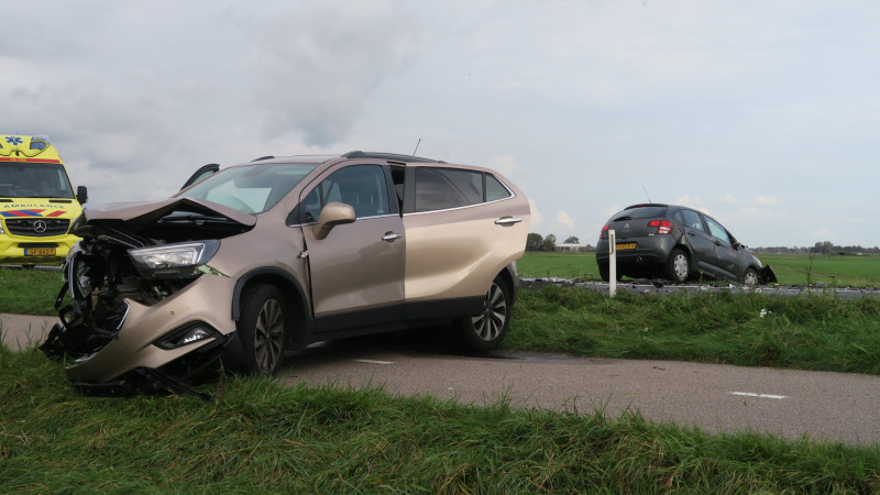N203 in beide richtingen afgesloten door frontale botsing. N203 in beide richtingen afgesloten door frontale botsing.