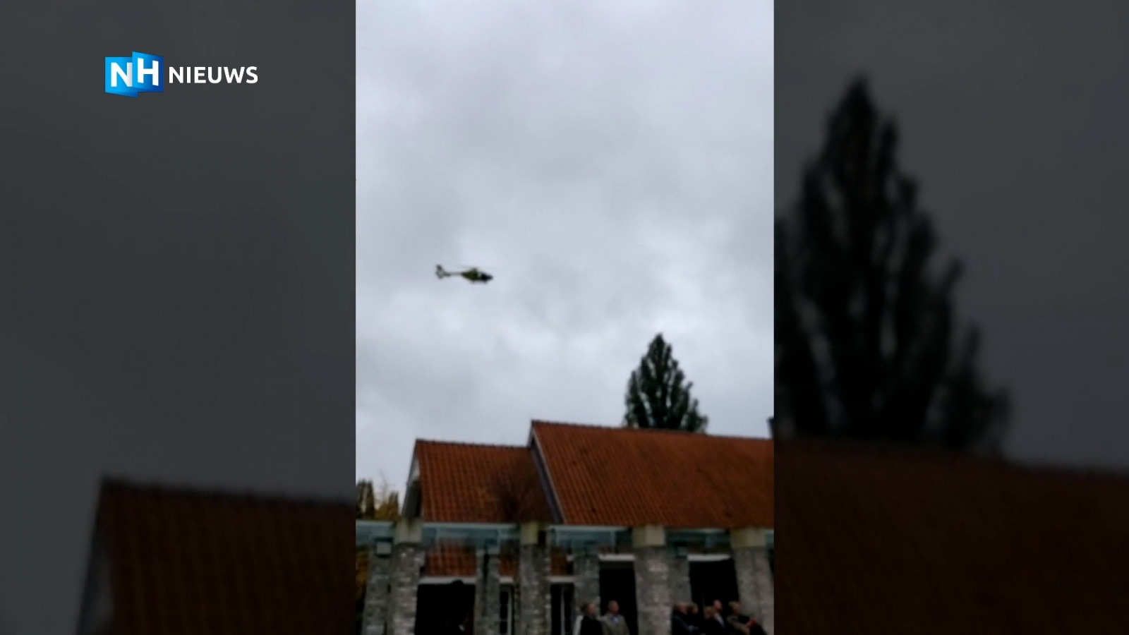 Traumahelikopter brengt eerbetoon aan oud-medewerker tijdens uitvaart in Amsterdam.