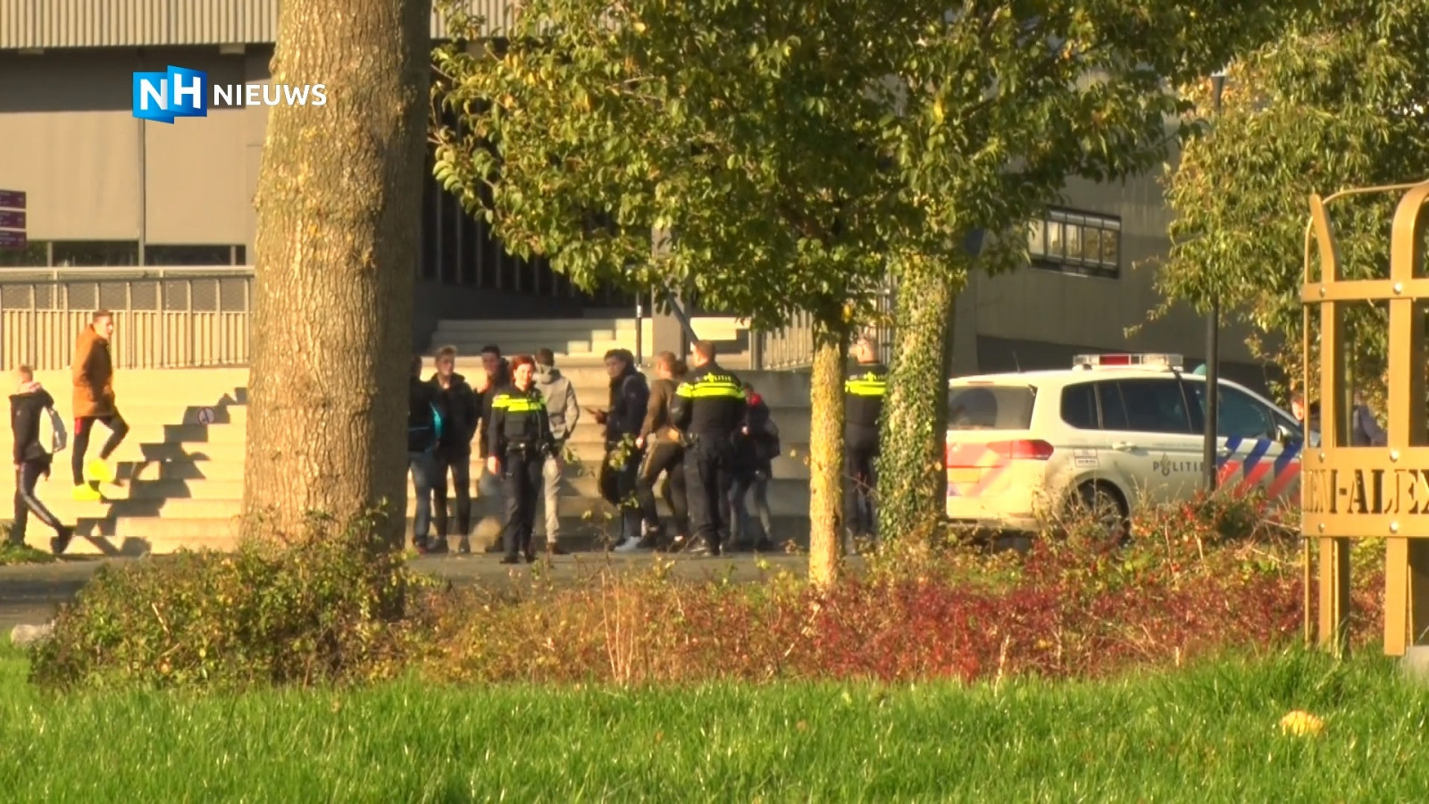 Politie bij Regius College Schagen na vechtpartij.