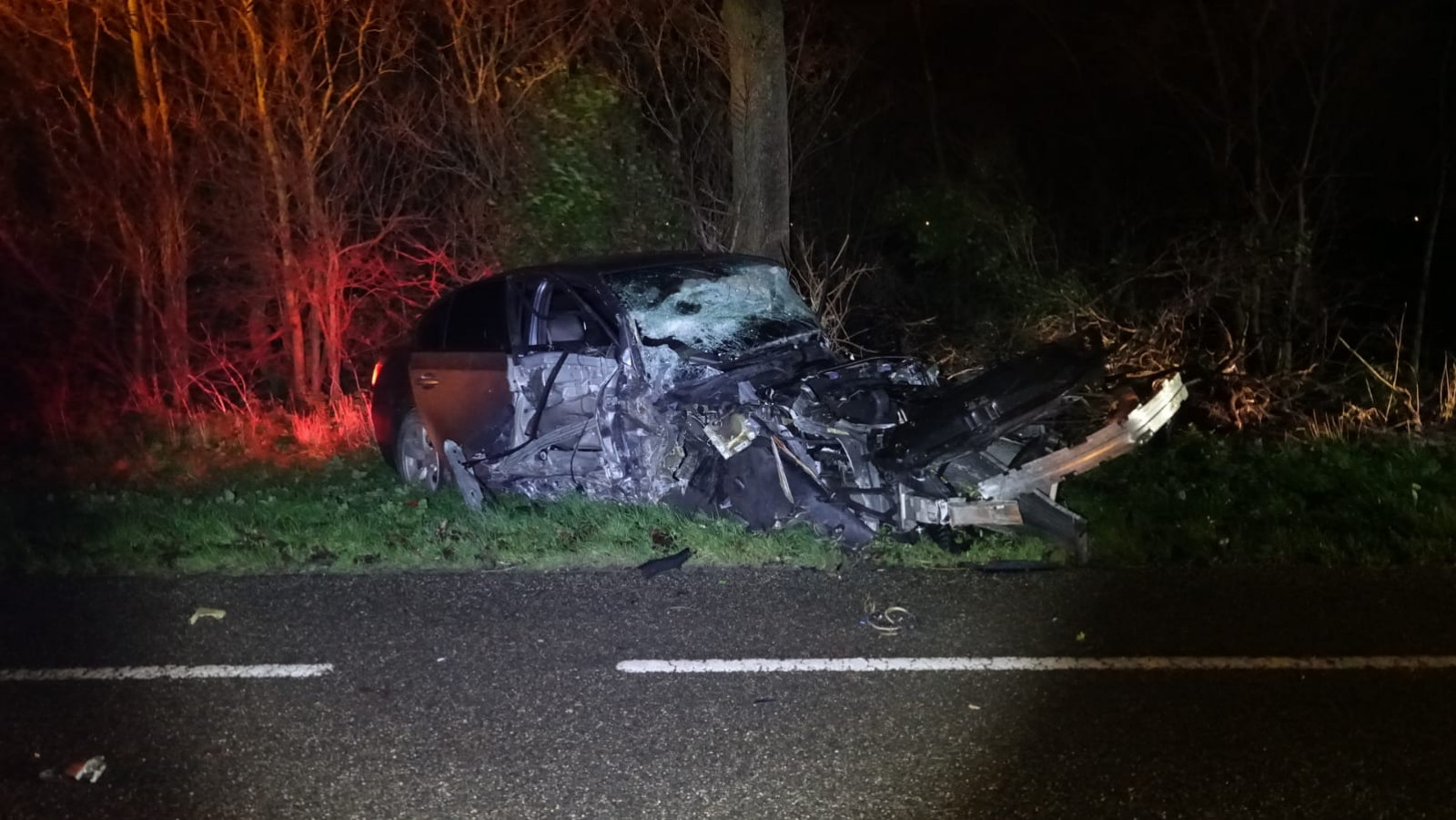 Meerdere gewonden bij auto-ongeluk in Hensbroek. Meerdere gewonden bij auto-ongeluk in Hensbroek.