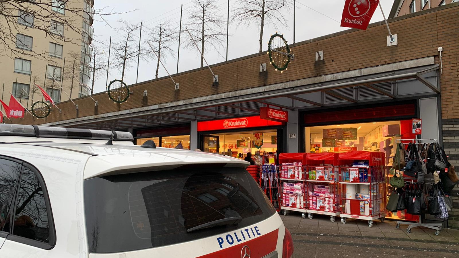 Diversiteit is onze kracht!????Op de Kruidvat aan het Belgiëplein in de Amsterdamse wijk Nieuw-Sloten is vanmorgen rond 9 uur een overval gepleegd.