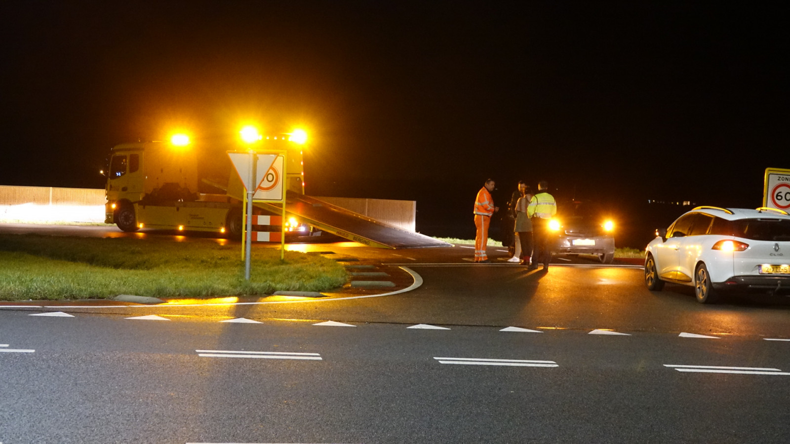 Ongeval op rotonde in Schagen. Ongeval op rotonde in Schagen.