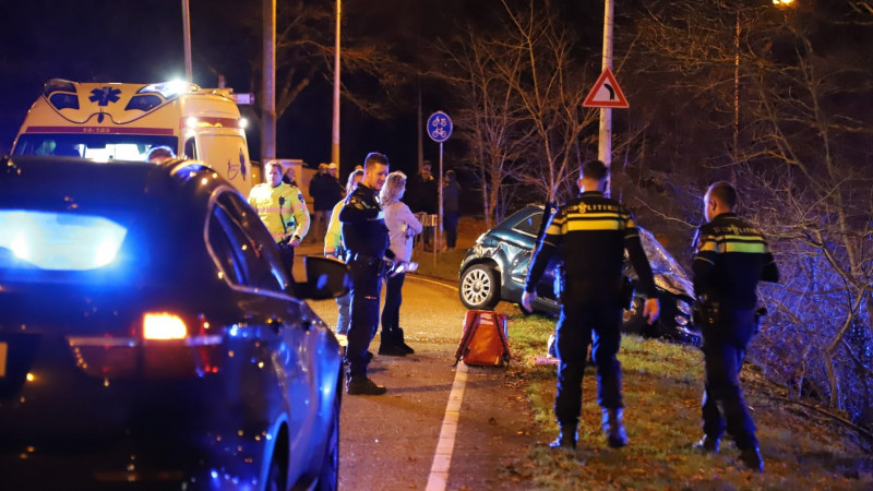 Auto Meerdere Malen Over De Kop Na Ernstig Ongeval In Laren Nh Nieuws