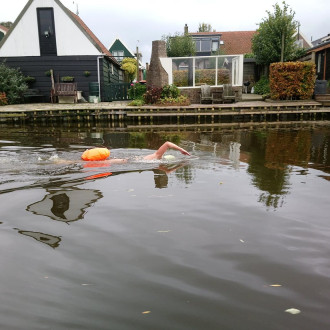 Gerda Zwemt In Vijf Graden Koud Water Ik Wil Grenzen Verleggen Nh Nieuws