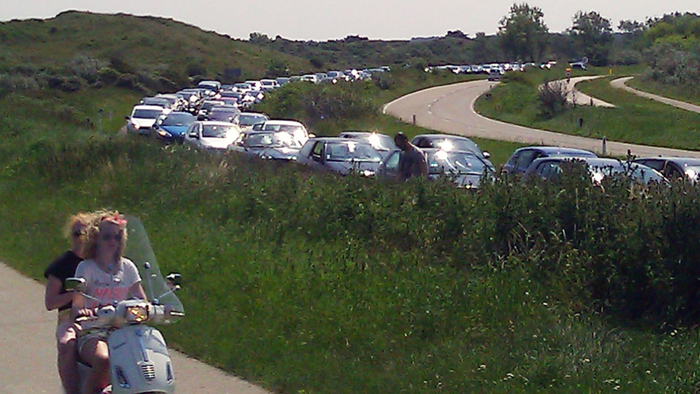 Nooit meer in de file naar Zandvoort? Gratis pendelbussen tijdens zomermaanden