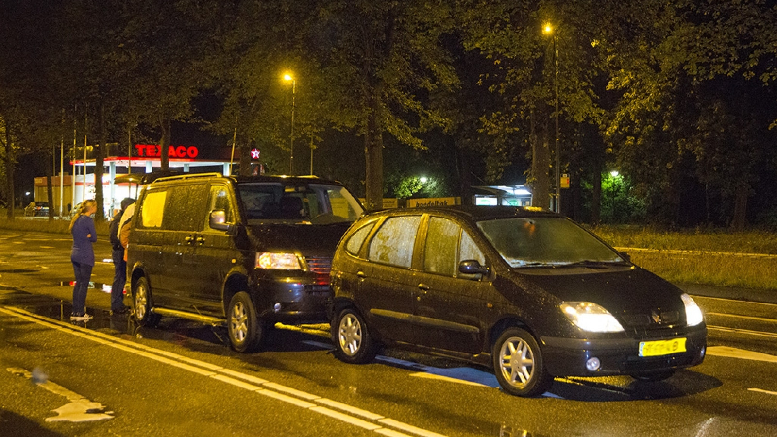 nat-wegdek-veroorzaakt-ongeluk-haarlem-nh-nieuws