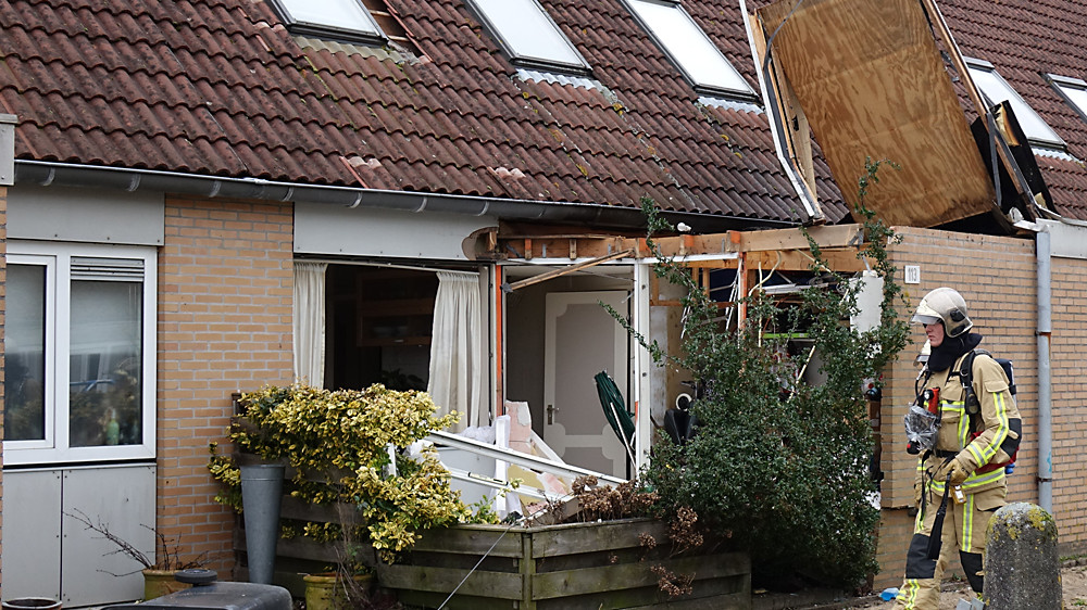 Gewonde Bij Explosie In Woning Amsterdam Zuidoost: 12 Woningen Ontruimd ...