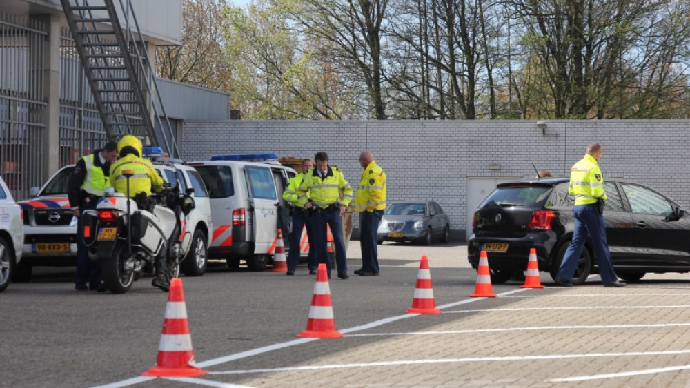 Grote Politiecontrole Bij Zwarte Markt Beverwijk - NH Nieuws