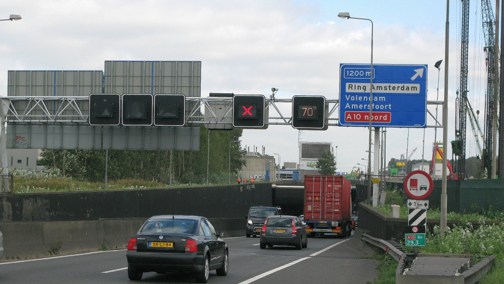 Coentunnel 30 keer per week dicht door te hoge vrachtwagens NH Nieuws