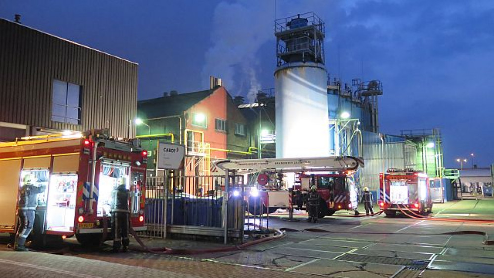 Brand bij chemisch bedrijf in Zaandam [update] NH Nieuws