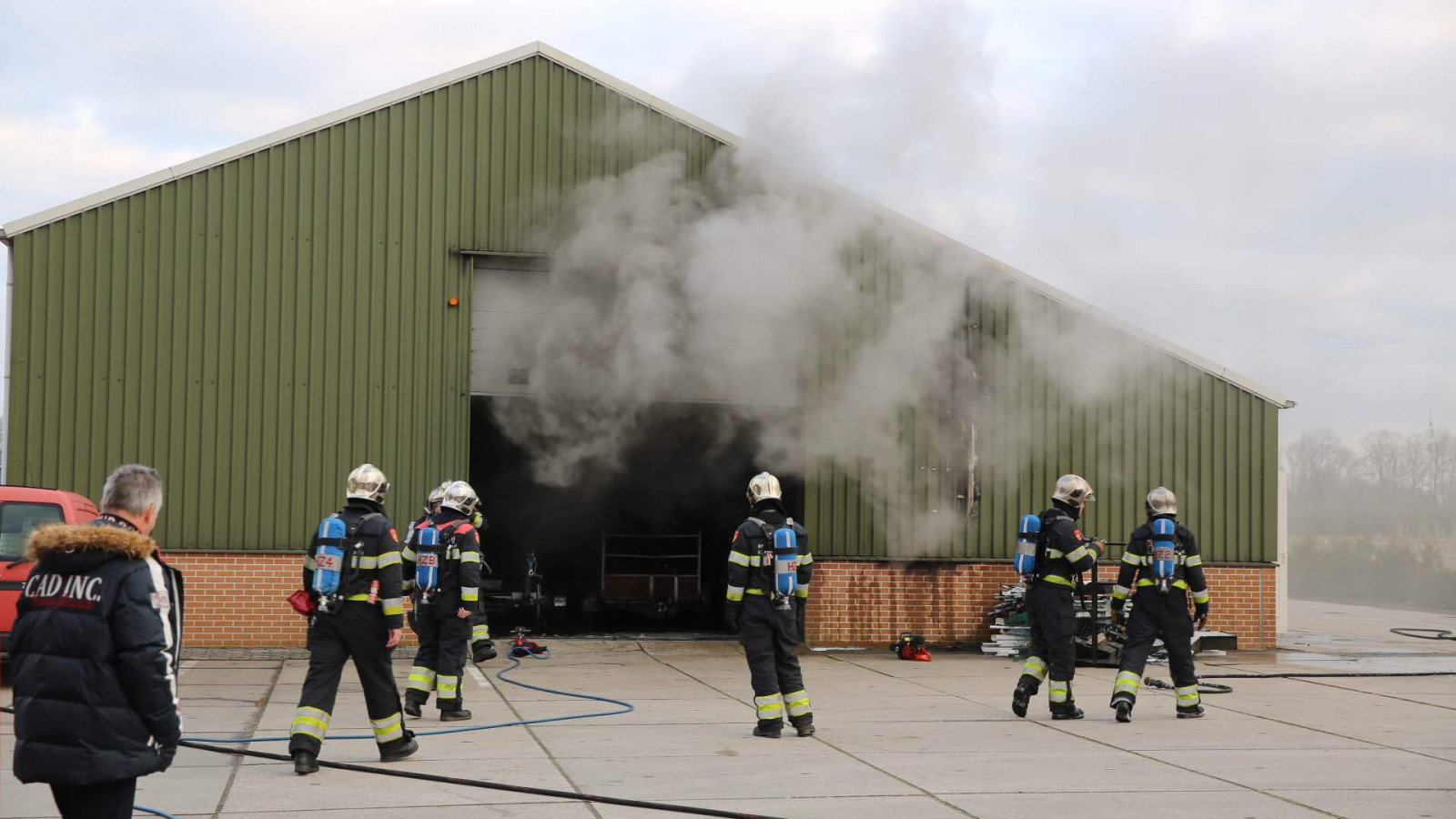 Brand bij vrijstaande loods in Zwanenburg [update] NH Nieuws
