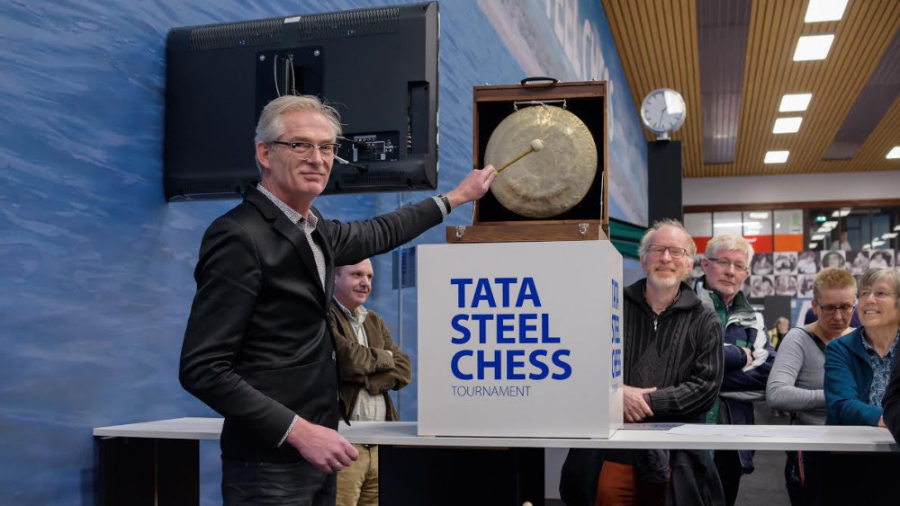 Telstardirecteur opent derde ronde schaaktoernooi Wijk aan Zee NH Nieuws Telstardirecteur opent derde ronde schaaktoernooi Wijk aan Zee NH Nieuws