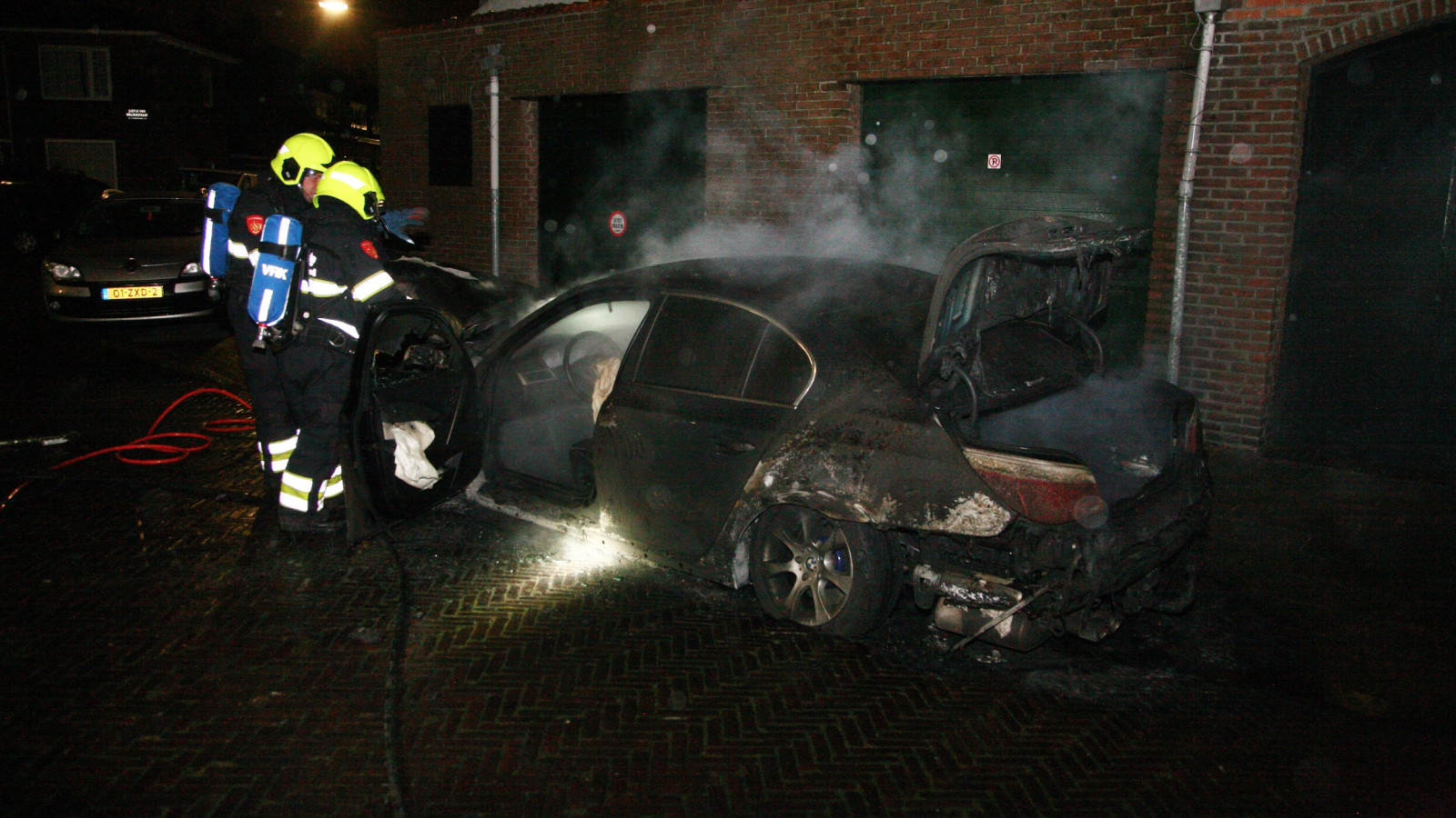 Auto in brand gestoken in Haarlem NH Nieuws