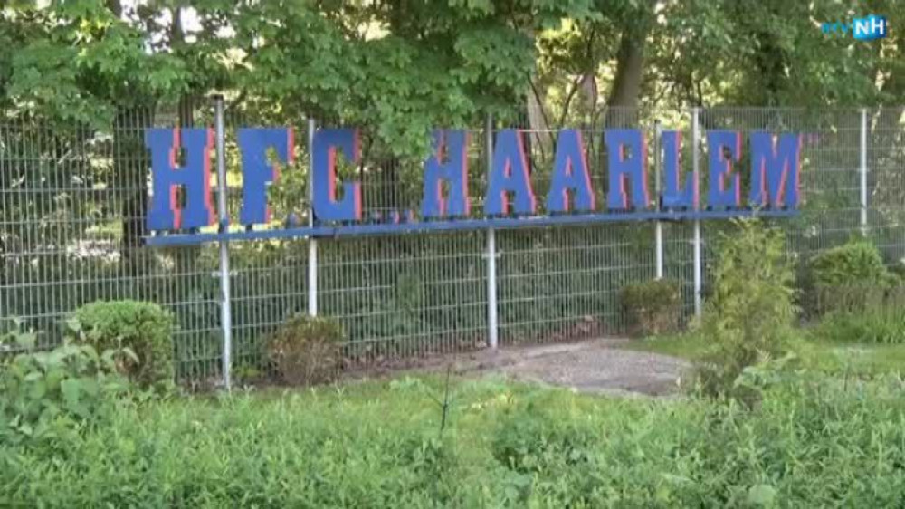 Fans Dolenthousiast Tot Knokpartij Club Haarlem Zit Nog Steeds In M n 