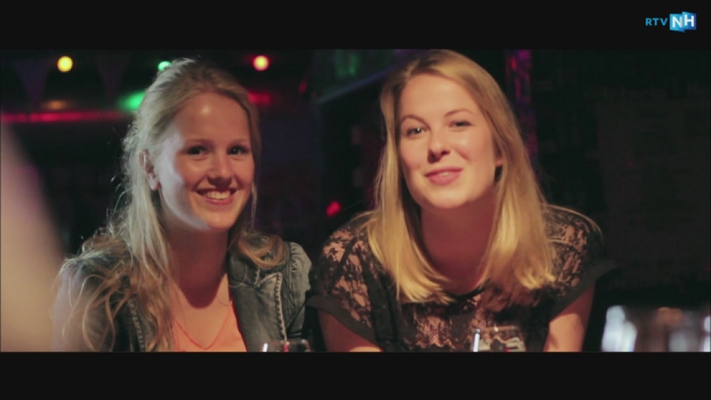 Tranen Man Vraagt Vriendin Ten Huwelijk Via Speelfilm video NH Nieuws