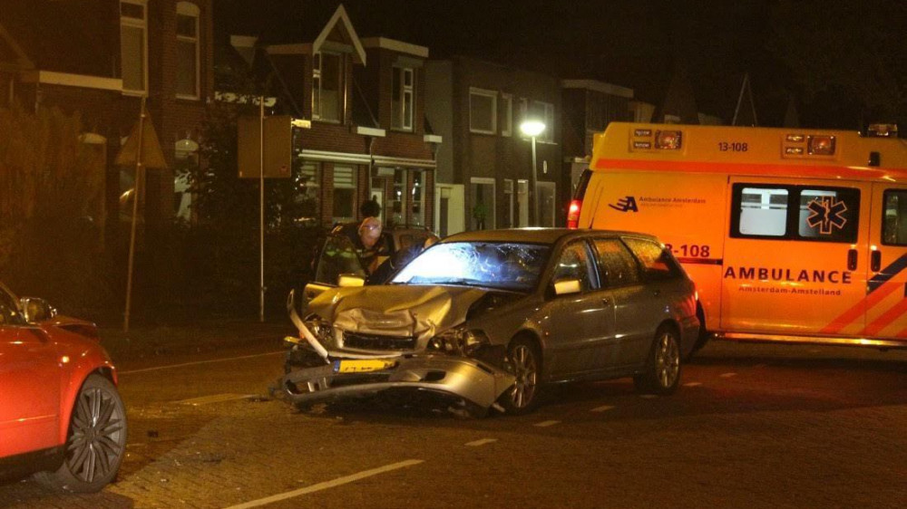 Twee Gewonden Bij Frontale Botsing In Zaandam - NH Nieuws