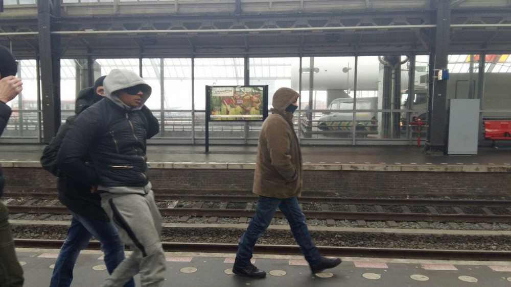 Arrestatieteam Houdt Man Aan Op Perron Amsterdam Centraal Nh Nieuws