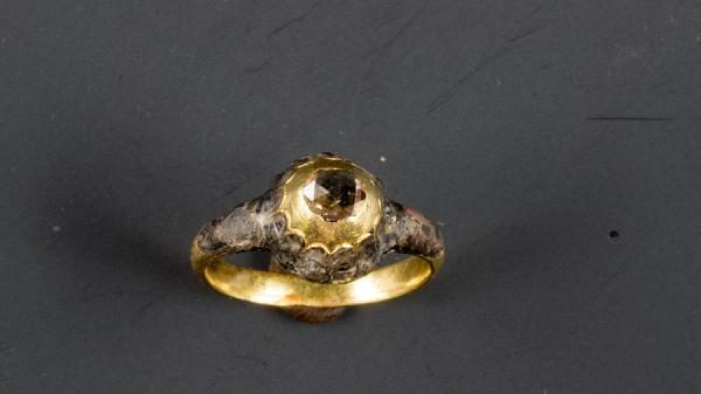 Gevonden ring blijkt trouwring zeventiendeeeuwse Maria Tesselschade NH Nieuws Gevonden ring blijkt trouwring zeventiendeeeuwse Maria Tesselschade NH Nieuws