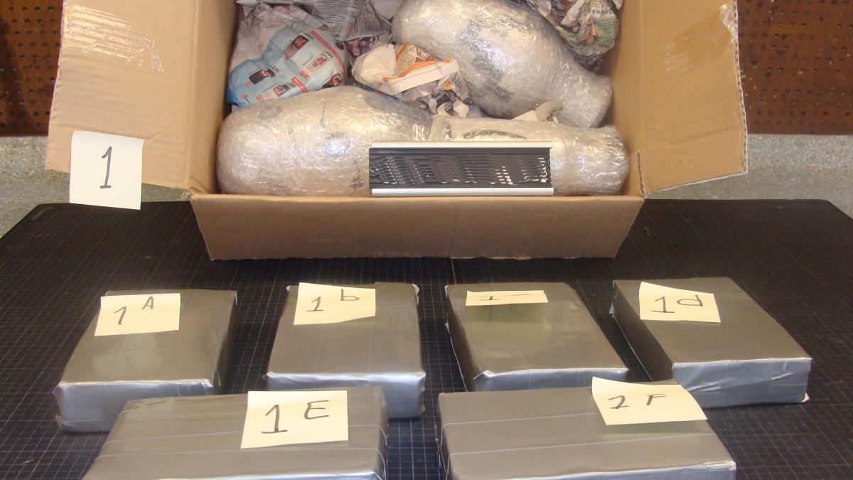 OM in beroep tegen lagere straffen voor drugskoeriers Schiphol