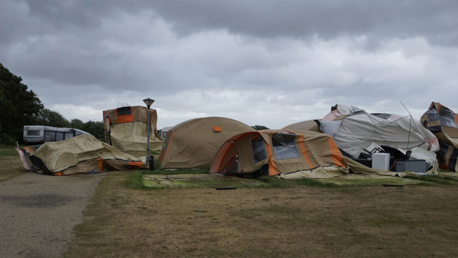 snorkel Rally debat Zomerstorm laat ravage achter op camping Julianadorp - NH Nieuws