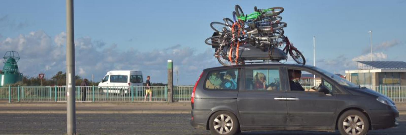 Gezin neemt zeven fietsen op creatieve mee naar Texel - NH Nieuws