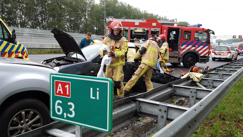 Vier Auto's Betrokken Bij Zwaar Ongeval Op A1 - NH Nieuws