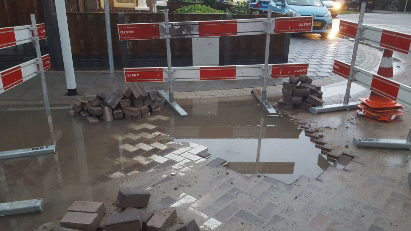 sinkholes in straat Elektrabuurt