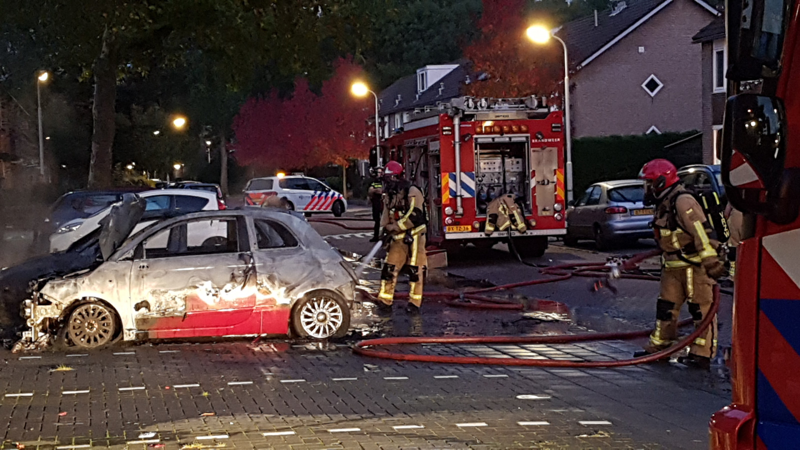 Twee auto's uitgebrand in Zaandam NH Nieuws