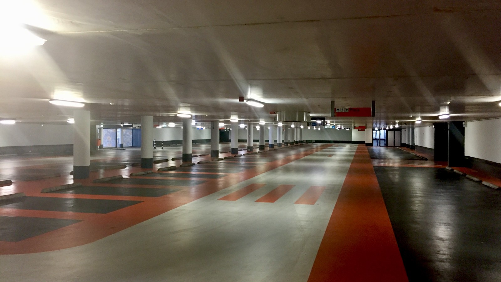 'Onveilige' parkeergarage Haarlem op slot vloeren
