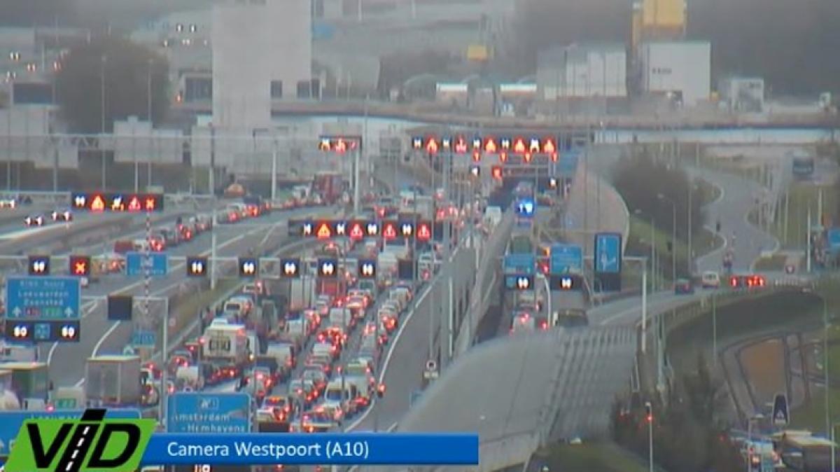 Coentunnel dicht door ongeluk A10 muurvast NH Nieuws