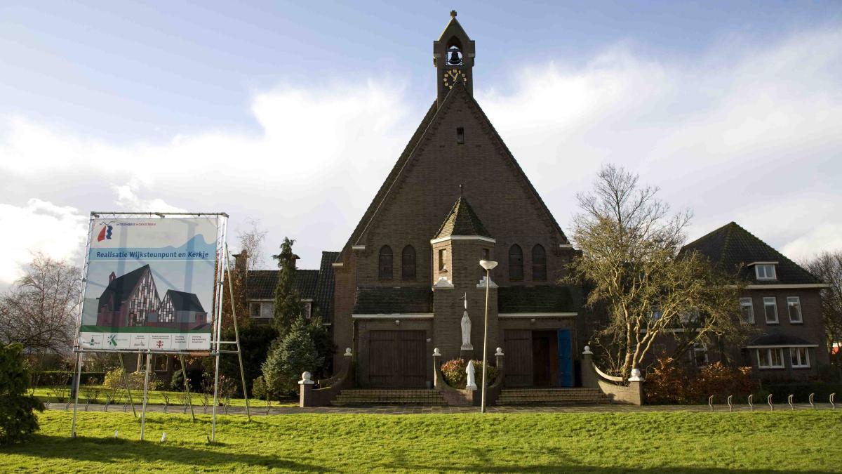 Ton voor Lourdeskerk Zuidermeer