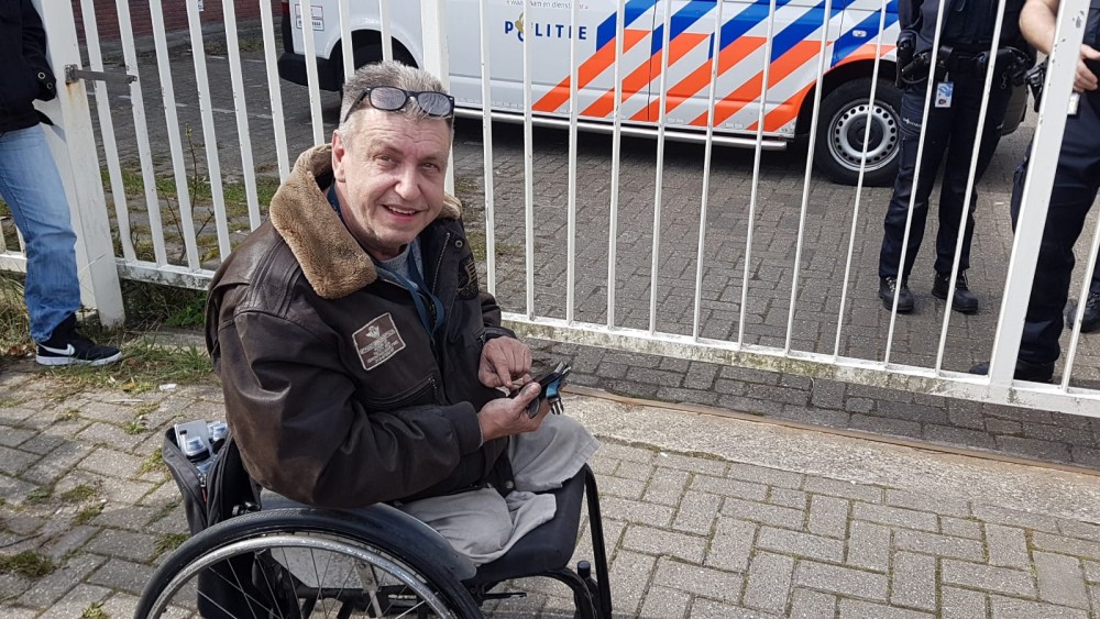 Kunstenaar Rob Scholte Uit Voormalig Postkantoor Den Helder Gezet - NH ...