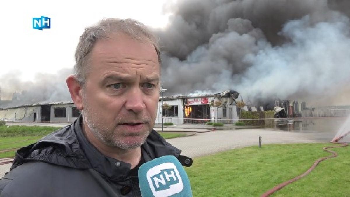Brand verwoest bedrijf Wijdenes: 