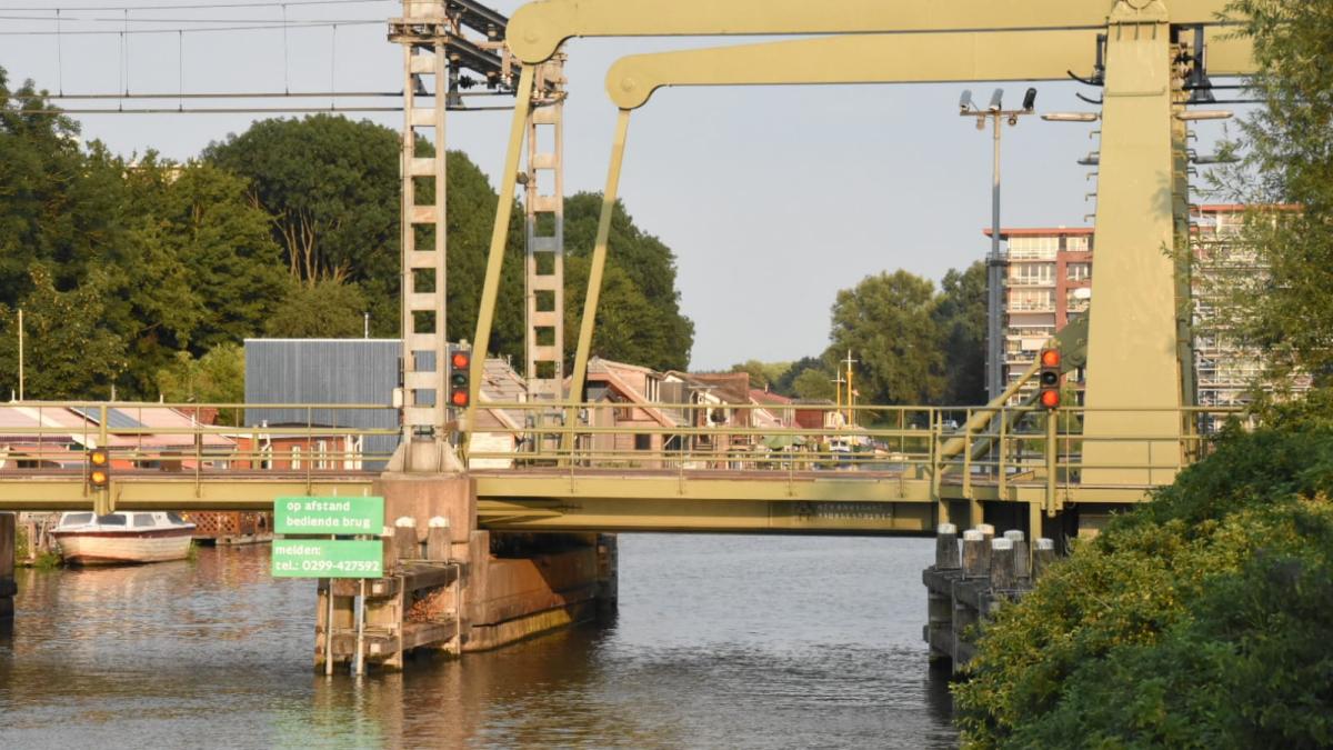 Geen treinen tussen Zaandam en Purmerend door defecte spoorbrug