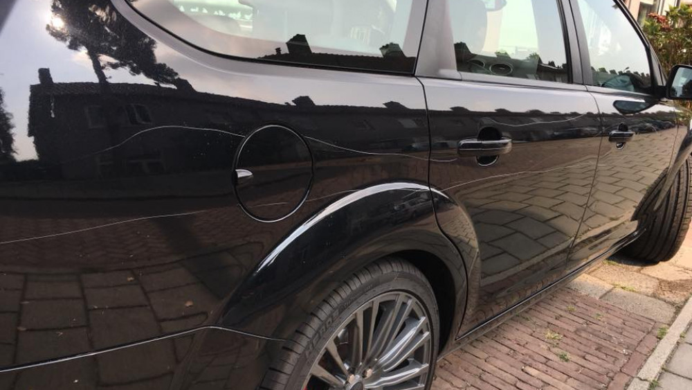 Geparkeerde auto Zaandam vol met krassen NH Nieuws
