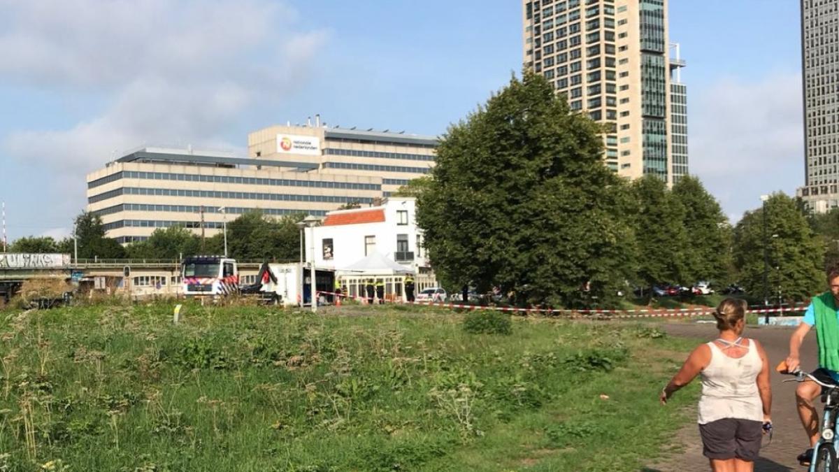 Lichaam gevonden in water aan Weesperzijde in Amsterdam
