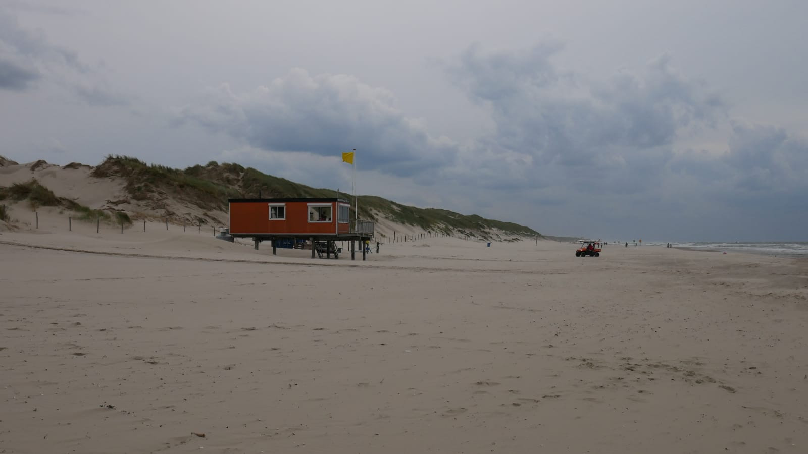 Drenkeling gereanimeerd op strand Schoorl