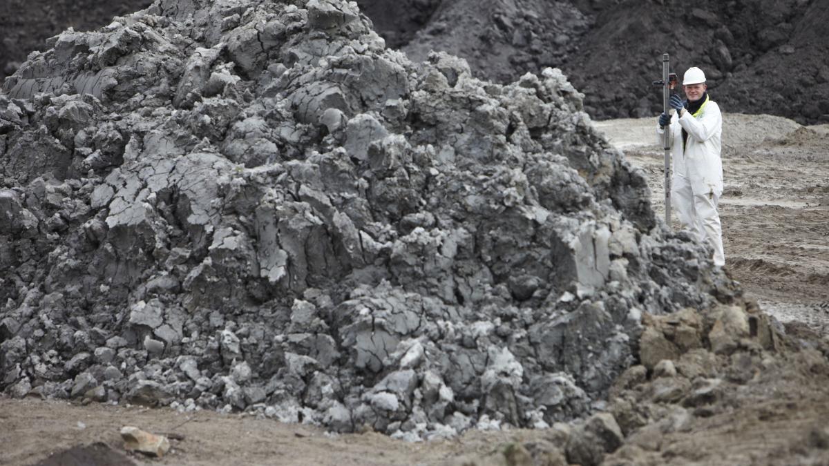 Vervuilde grond wordt gesaneerd in Nederhorst den Berg