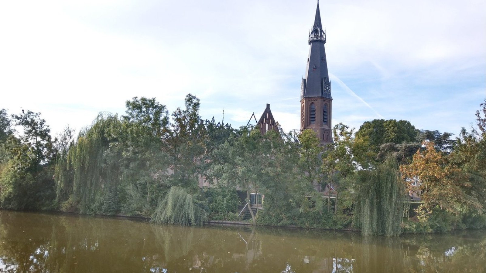 Kerk Amstelveen flink beschadigd bij brand